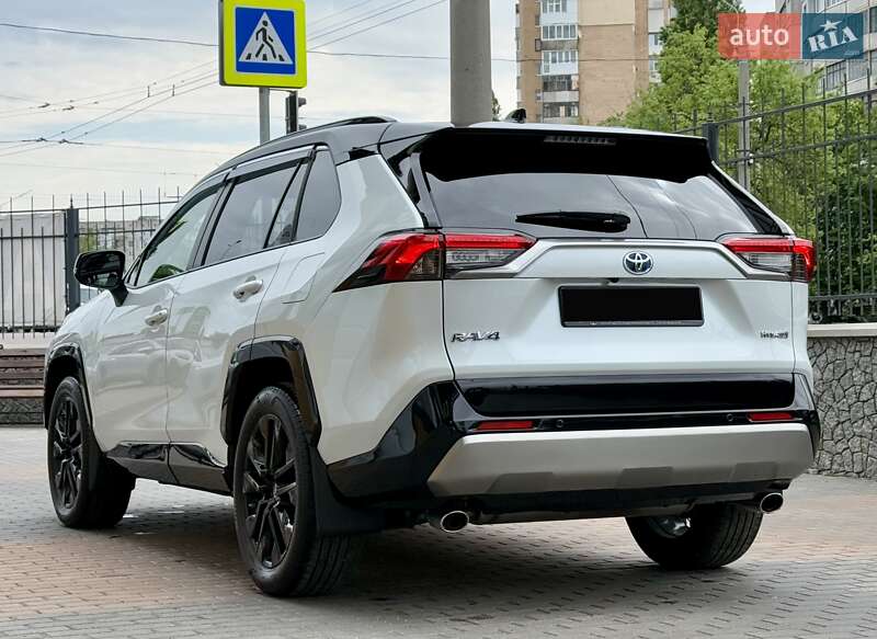 Внедорожник / Кроссовер Toyota RAV4 2023 в Белой Церкви