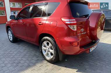 Позашляховик / Кросовер Toyota RAV4 2010 в 