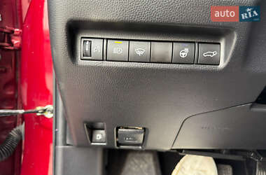 Позашляховик / Кросовер Toyota RAV4 2022 в 