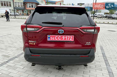 Позашляховик / Кросовер Toyota RAV4 2022 в 