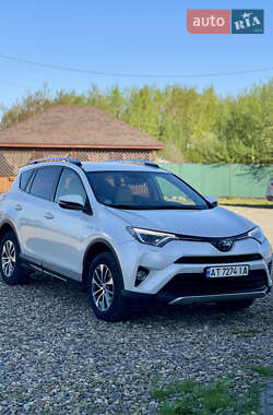 Позашляховик / Кросовер Toyota RAV4 2016 в Коломиї