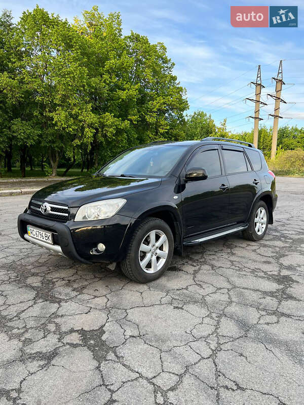 Позашляховик / Кросовер Toyota RAV4 2006 в 
