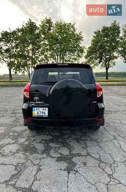 Позашляховик / Кросовер Toyota RAV4 2006 в 