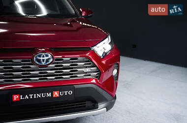 Позашляховик / Кросовер Toyota RAV4 2022 в Ужгороді