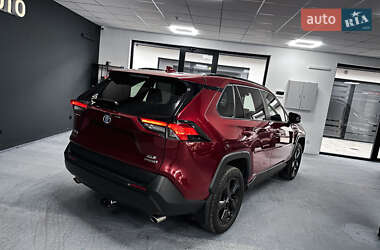 Позашляховик / Кросовер Toyota RAV4 2022 в 