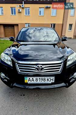 Позашляховик / Кросовер Toyota RAV4 2010 в 