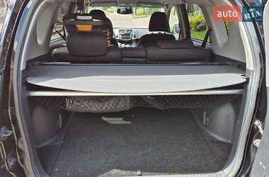 Позашляховик / Кросовер Toyota RAV4 2010 в 