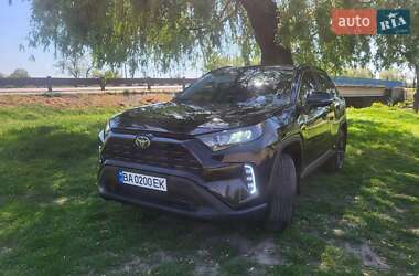 Внедорожник / Кроссовер Toyota RAV4 2021 в Александрие