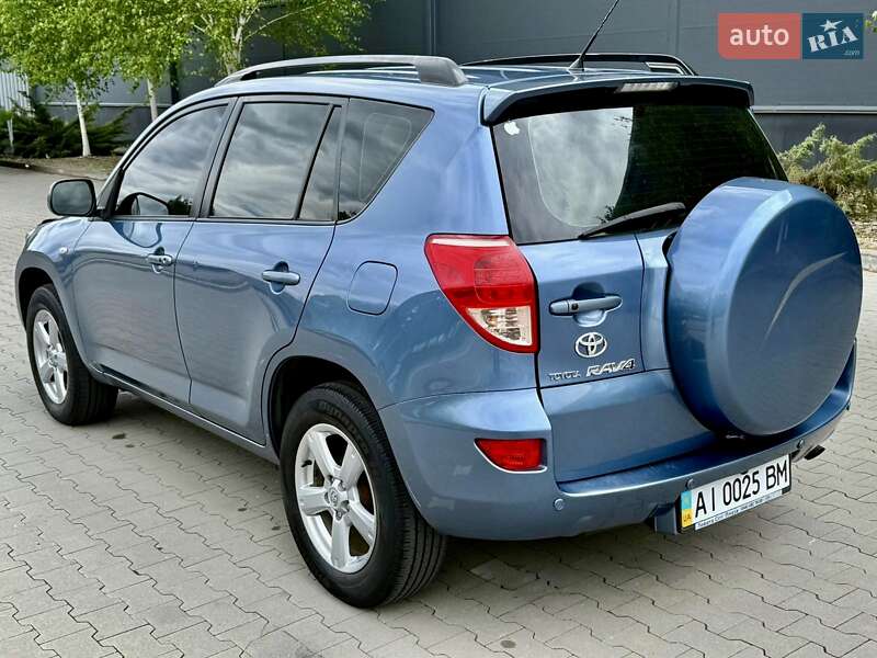 Позашляховик / Кросовер Toyota RAV4 2008 в Києві