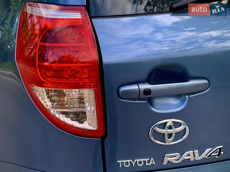 Позашляховик / Кросовер Toyota RAV4 2008 в Києві