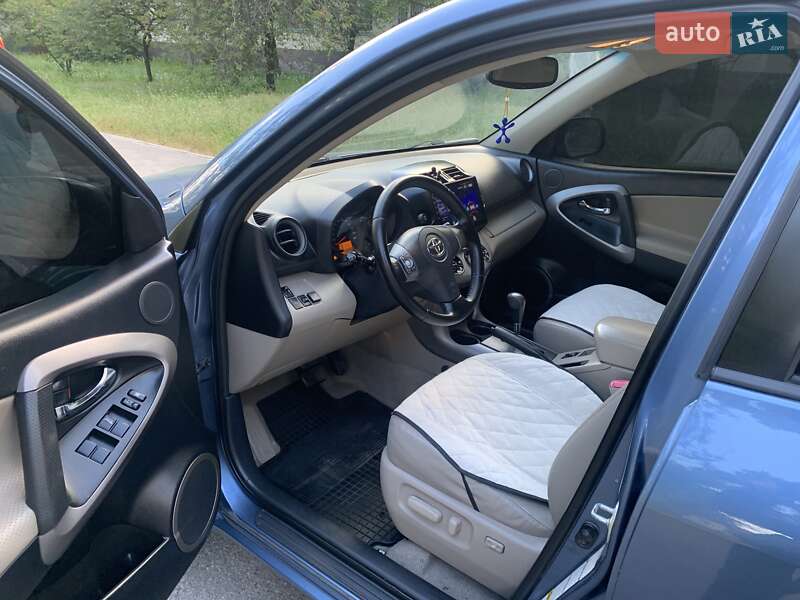 Позашляховик / Кросовер Toyota RAV4 2008 в Києві
