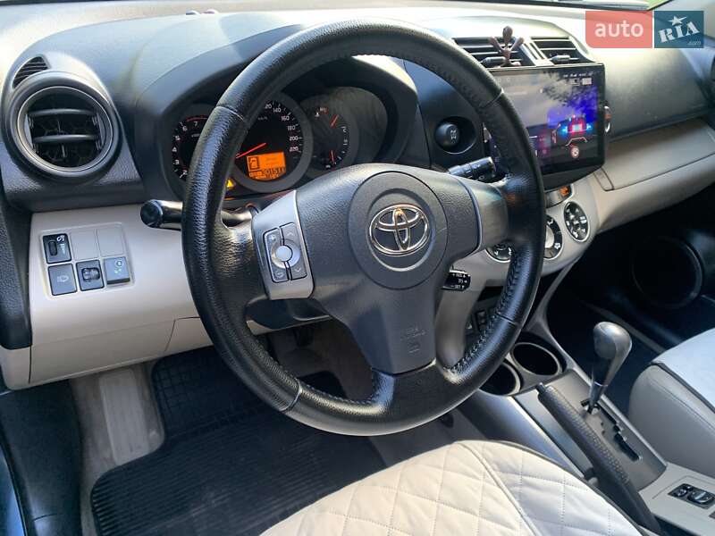 Позашляховик / Кросовер Toyota RAV4 2008 в Києві