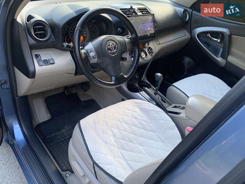 Позашляховик / Кросовер Toyota RAV4 2008 в Києві