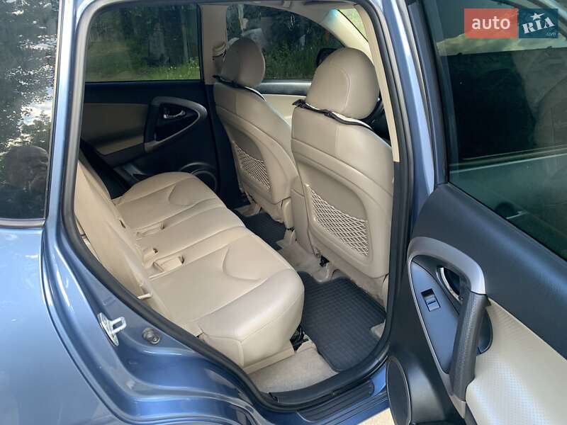 Позашляховик / Кросовер Toyota RAV4 2008 в Києві