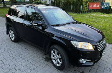 Позашляховик / Кросовер Toyota RAV4 2010 в 