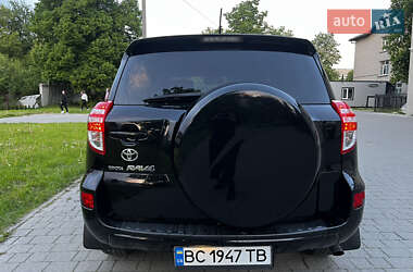 Позашляховик / Кросовер Toyota RAV4 2010 в 