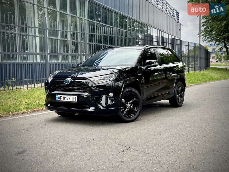 Позашляховик / Кросовер Toyota RAV4 2020 в Дніпрі