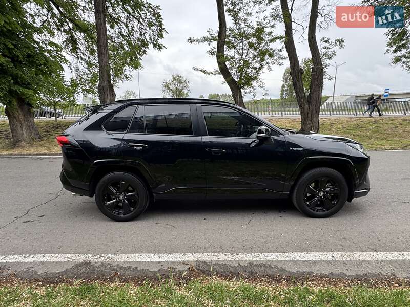 Позашляховик / Кросовер Toyota RAV4 2020 в Дніпрі