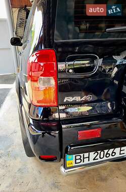 Внедорожник / Кроссовер Toyota RAV4 2002 в 