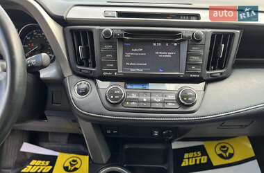 Позашляховик / Кросовер Toyota RAV4 2018 в 