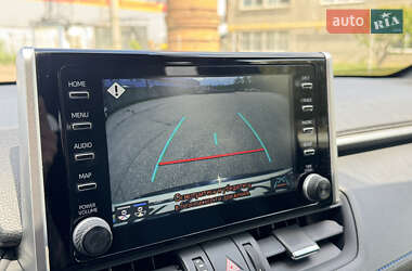Внедорожник / Кроссовер Toyota RAV4 2020 в 