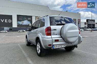 Внедорожник / Кроссовер Toyota RAV4 2003 в 