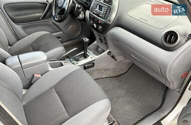 Внедорожник / Кроссовер Toyota RAV4 2003 в 