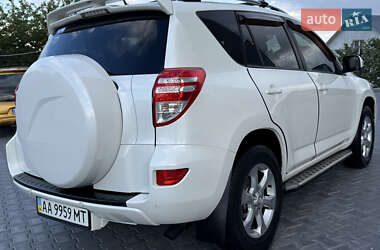Позашляховик / Кросовер Toyota RAV4 2011 в 