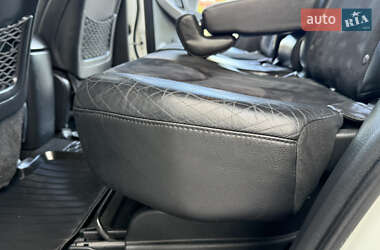 Позашляховик / Кросовер Toyota RAV4 2011 в 