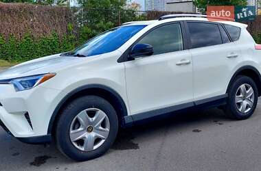 Позашляховик / Кросовер Toyota RAV4 2017 в Києві