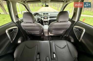 Позашляховик / Кросовер Toyota RAV4 2009 в 