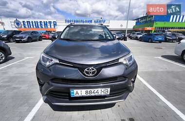 Внедорожник / Кроссовер Toyota RAV4 2017 в Киеве