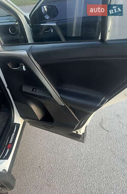 Внедорожник / Кроссовер Toyota RAV4 2013 в 