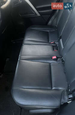 Внедорожник / Кроссовер Toyota RAV4 2013 в 