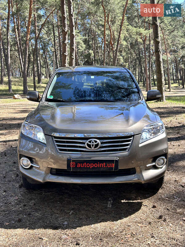 Toyota RAV4 2011