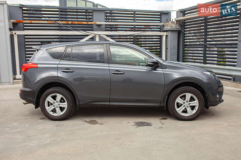 Внедорожник / Кроссовер Toyota RAV4 2013 в Киеве