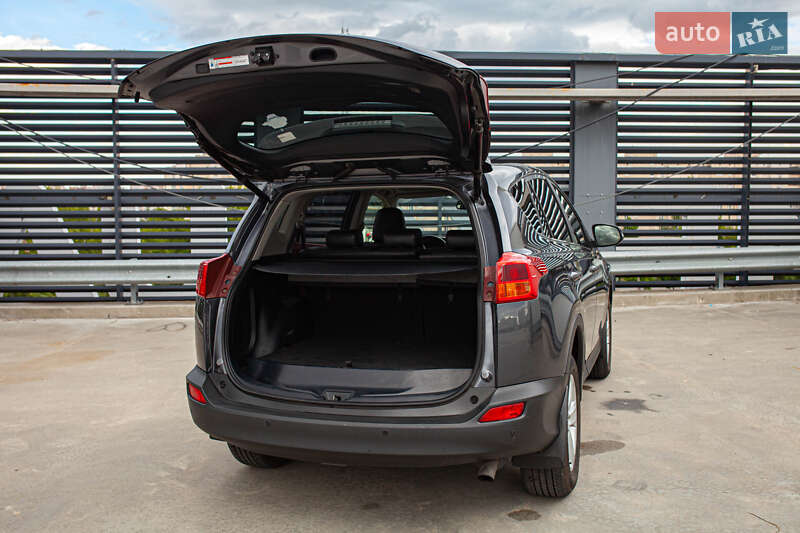Внедорожник / Кроссовер Toyota RAV4 2013 в Киеве
