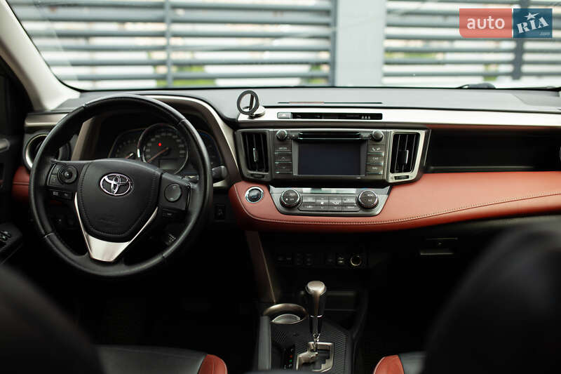 Внедорожник / Кроссовер Toyota RAV4 2013 в Киеве