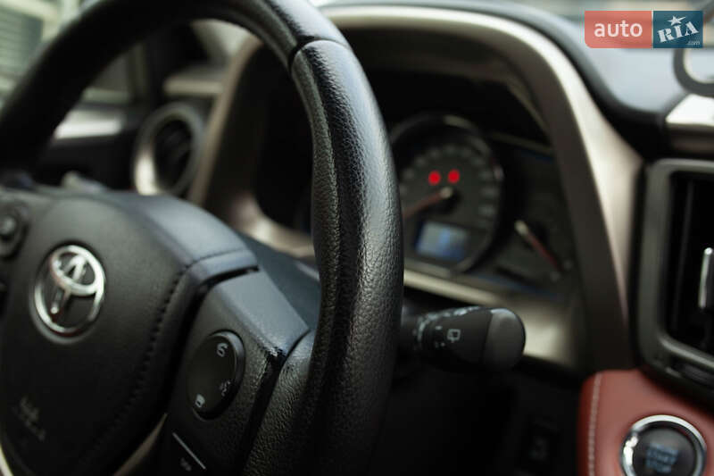 Внедорожник / Кроссовер Toyota RAV4 2013 в Киеве
