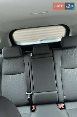 Внедорожник / Кроссовер Toyota RAV4 2020 в 