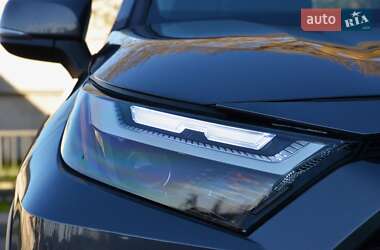 Внедорожник / Кроссовер Toyota RAV4 2020 в 
