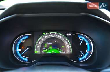 Внедорожник / Кроссовер Toyota RAV4 2020 в 