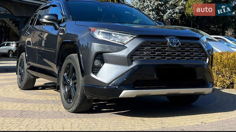 Внедорожник / Кроссовер Toyota RAV4 2019 в Львове