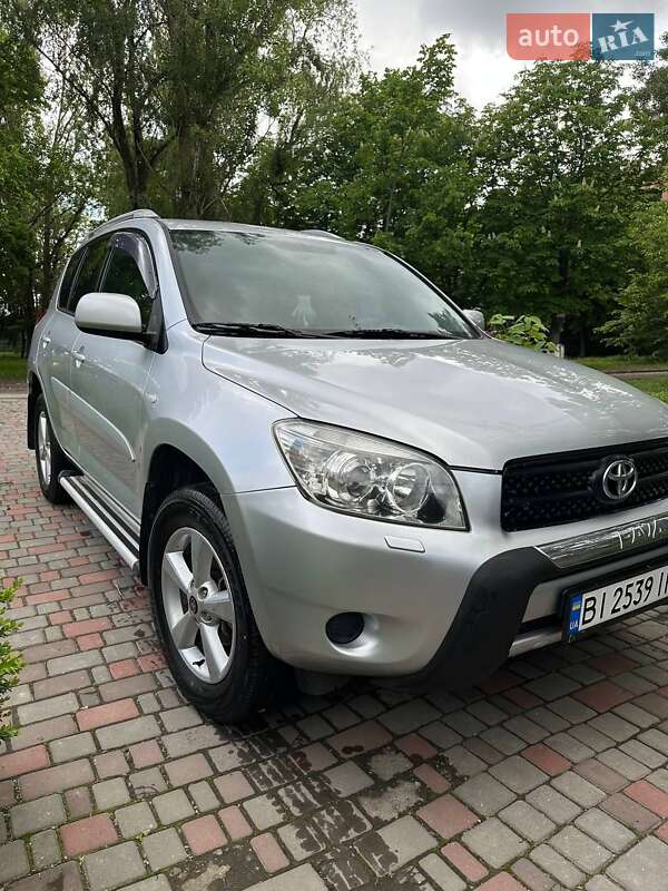 Позашляховик / Кросовер Toyota RAV4 2006 в 
