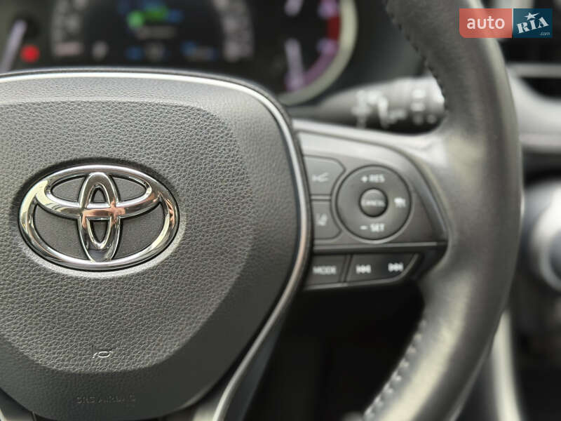 Позашляховик / Кросовер Toyota RAV4 2020 в Києві