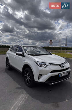 Позашляховик / Кросовер Toyota RAV4 2016 в 