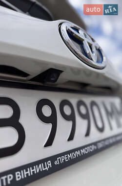 Позашляховик / Кросовер Toyota RAV4 2016 в 