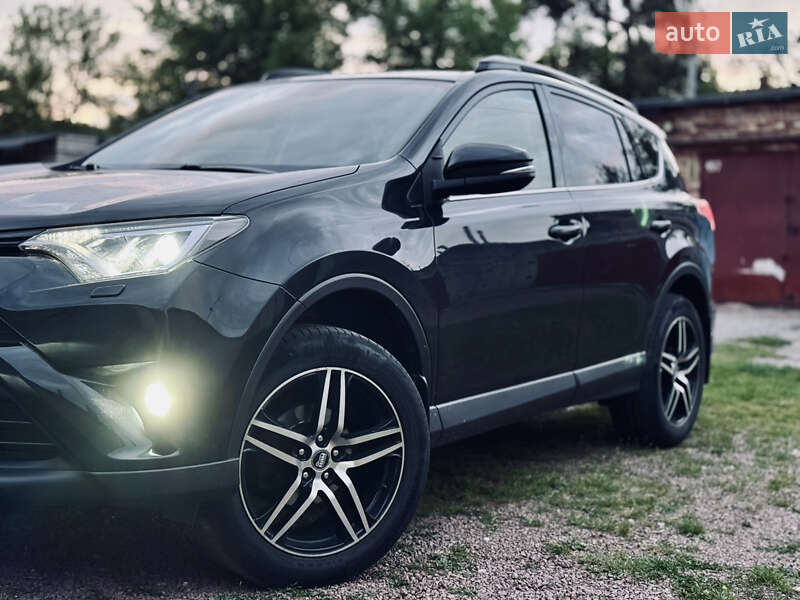 Toyota RAV4 2017