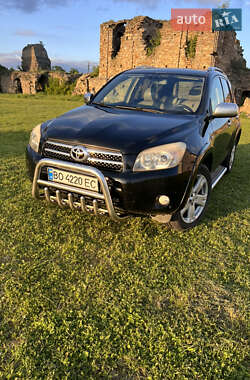 Позашляховик / Кросовер Toyota RAV4 2006 в 