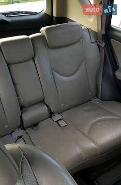 Позашляховик / Кросовер Toyota RAV4 2006 в 